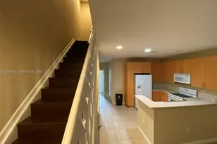 3102 NW 24th Way, Oakland Park, FL 33309 - Photo 3