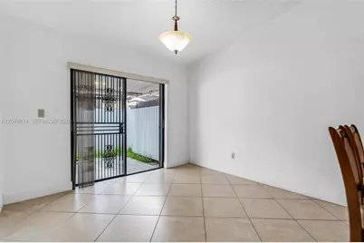 8871 NW 114th St, Hialeah Gardens, FL 33018 - Photo 21