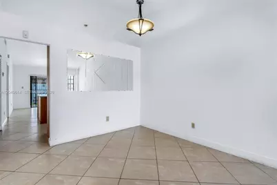8871 NW 114th St, Hialeah Gardens, FL 33018 - Photo 5