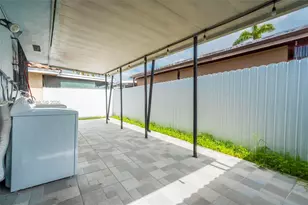 8871 NW 114th St, Hialeah Gardens, FL 33018 - Photo 29