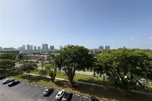 900 NE 12th Ave, Hallandale Beach, FL 33009 - Photo 15