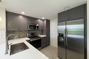 900 NE 12th Ave, Hallandale Beach, FL 33009 - Photo 3