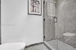 20 NE 11th St, Miami, FL 33132 - Photo 15