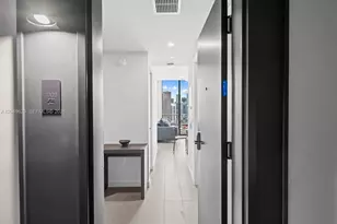 121 NE 5th St, Miami, FL 33132 - Photo 3