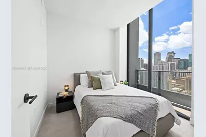 121 NE 5th St #3703, Miami, FL 33132 - Photo 9