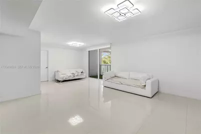 2457 Collins Ave #307, Miami Beach, FL 33140 - Photo 7