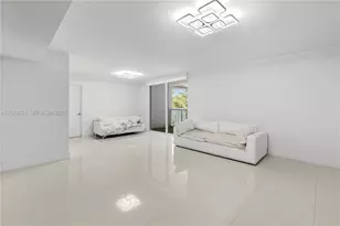 2457 Collins Ave, Miami Beach, FL 33140 - Photo 7