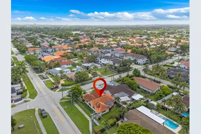 10190 SW 28th St, Miami, FL 33165 - Photo 3