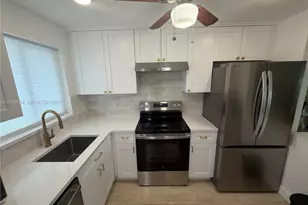 8135 Sunrise Lakes Blvd, Sunrise, FL 33322 - Photo 5
