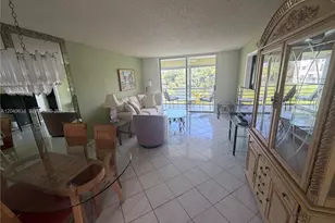 8135 Sunrise Lakes Blvd, Sunrise, FL 33322 - Photo 19