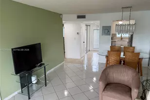 8135 Sunrise Lakes Blvd, Sunrise, FL 33322 - Photo 17