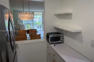 8135 Sunrise Lakes Blvd, Sunrise, FL 33322 - Photo 9