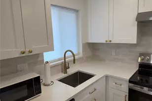 8135 Sunrise Lakes Blvd, Sunrise, FL 33322 - Photo 3
