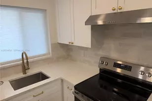 8135 Sunrise Lakes Blvd, Sunrise, FL 33322 - Photo 5