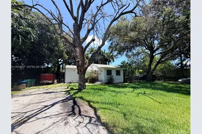 479 NE 151st St, Miami, FL 33162 - Photo 1