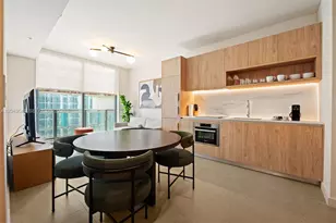 11 NE 6th St, Miami, FL 33132 - Photo 5