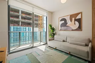 11 NE 6th St, Miami, FL 33132 - Photo 9