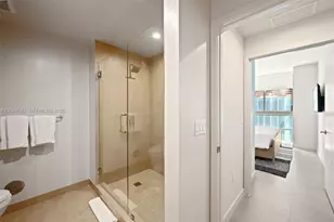 11 NE 6th St, Miami, FL 33132 - Photo 19
