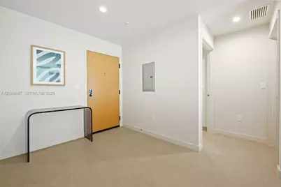 11 NE 6th St #2004, Miami, FL 33132 - Photo 3