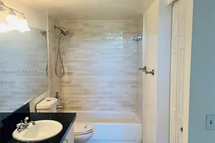 19601 E Country Club Dr, Aventura, FL 33180 - Photo 27
