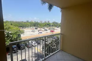 19601 E Country Club Dr, Aventura, FL 33180 - Photo 15