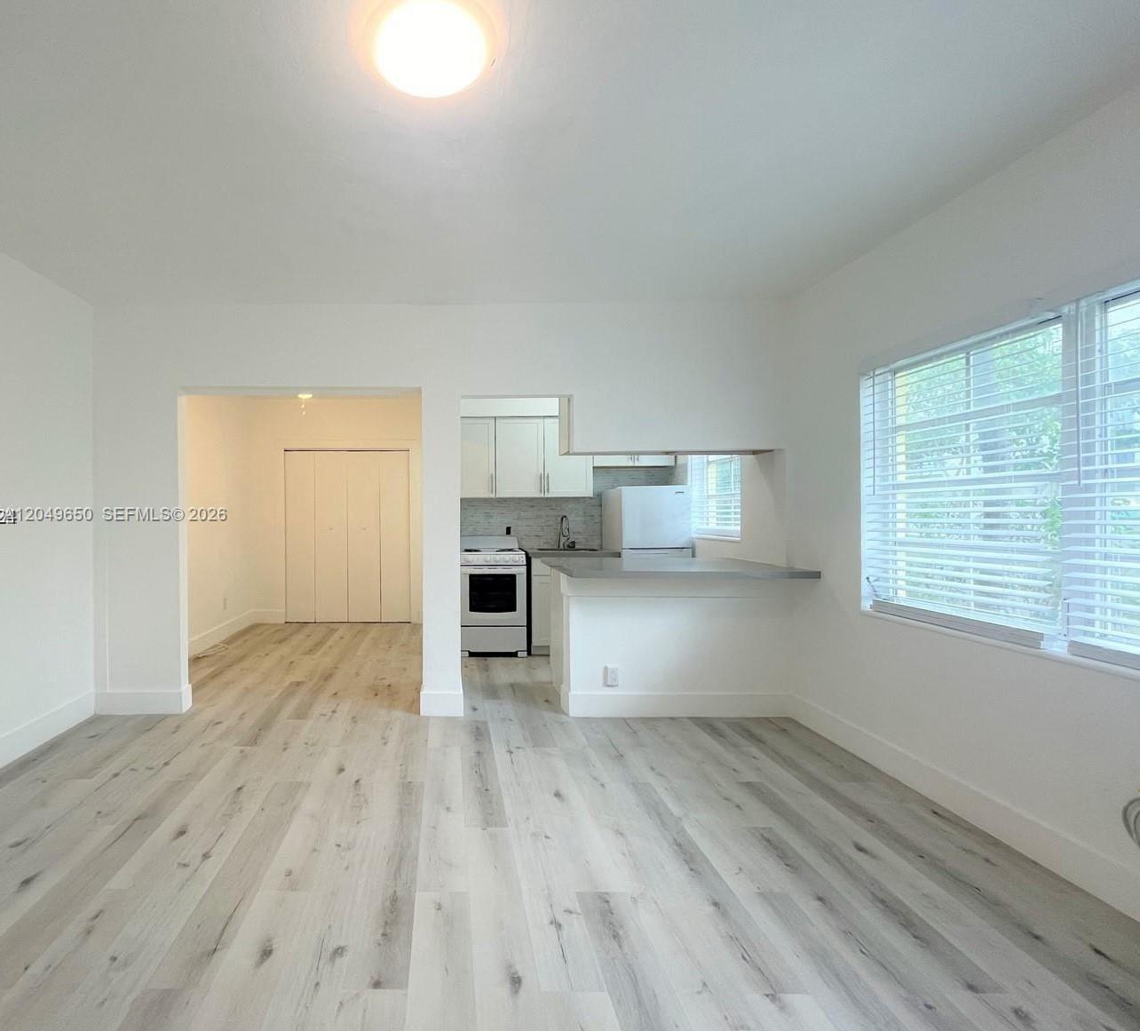 1021 Euclid Ave #9 main architectural view