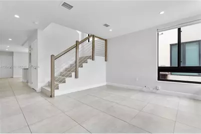 4390 E 10th Ave #4390, Hialeah, FL 33013 - Photo 7