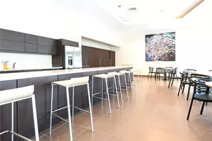 79 SW 12th St, Miami, FL 33130 - Photo 11
