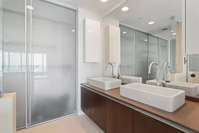 1040 Biscayne Blvd #3802, Miami, FL 33132 - Photo 15