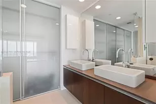 1040 Biscayne Blvd, Miami, FL 33132 - Photo 15