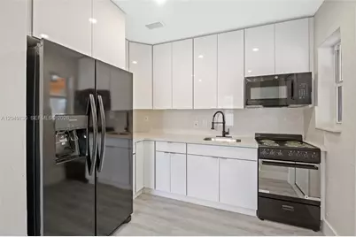 1720 NW 67th St, Miami, FL 33147 - Photo 13