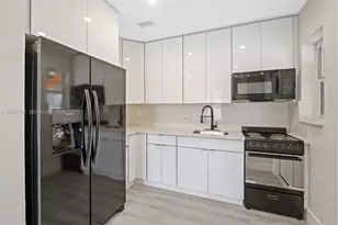 1720 NW 67th St, Miami, FL 33147 - Photo 13