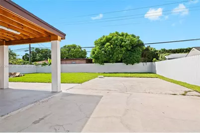 1720 NW 67th St, Miami, FL 33147 - Photo 39