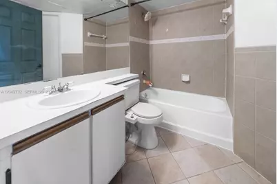 18308 NW 68th Ave #B, Hialeah, FL 33015 - Photo 17