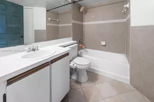 18308 NW 68th Ave, Hialeah, FL 33015 - Photo 17