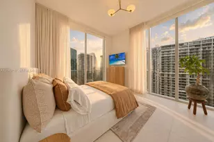 77 SE 5th St, Miami, FL 33131 - Photo 9
