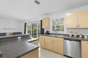 2303 SW 87th Terrace, Miramar, FL 33025 - Photo 9