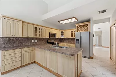 10545 NW 43rd Ter, Doral, FL 33178 - Photo 13