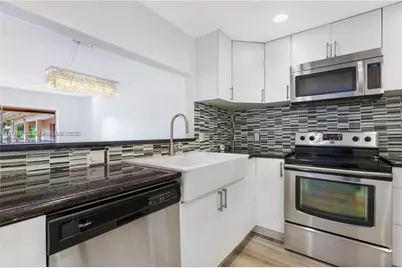 11219 SW 88th St #C208, Miami, FL 33176 - Photo 1