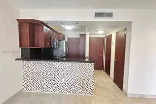 2899 Collins Ave, Miami Beach, FL 33140 - Photo 3