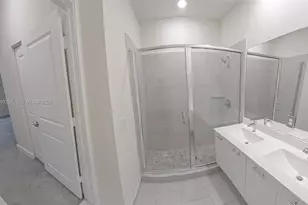 4619 NW 83rd Pkwy, Doral, FL 33166 - Photo 13