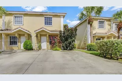 340 SW 121st Ter #340, Pembroke Pines, FL 33025 - Photo 3