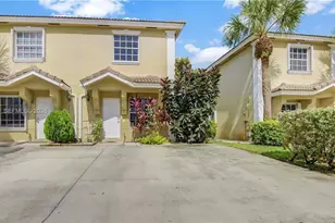 340 SW 121st Terrace, Pembroke Pines, FL 33025 - Photo 3