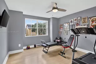 490 NW 102nd Terrace, Pembroke Pines, FL 33026 - Photo 31