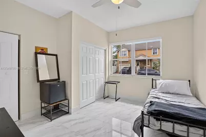 490 NW 102nd Ter, Pembroke Pines, FL 33026 - Photo 19