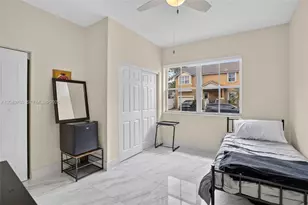 490 NW 102nd Terrace, Pembroke Pines, FL 33026 - Photo 19