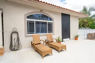 18390 SW 200th St, Miami, FL 33187 - Photo 55