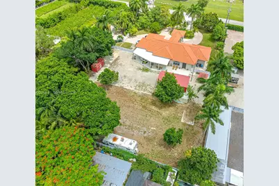 18390 SW 200th St, Miami, FL 33187 - Photo 15