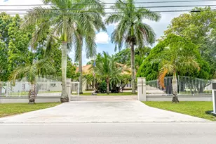 18390 SW 200th St, Miami, FL 33187 - Photo 1
