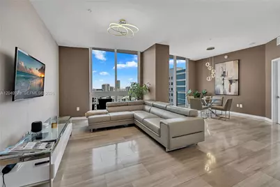1010 SW 2nd Ave #2201, Miami, FL 33130 - Photo 9